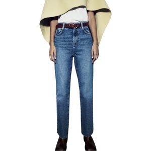 Zara HIGH RISE STRAIGHT LEG JEANS Size 6 in Medium Wash